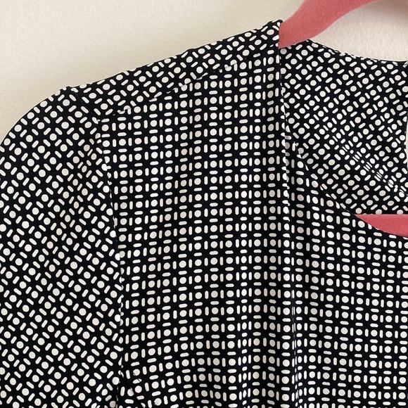 J. McLaughlin Black and White Catalyst Dress Geometric 3/4 Sleeve size Med - Picture 4 of 10